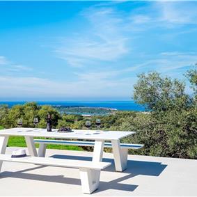 4 bedroom villa with infinity pool and sea view in Perithia, Corfu, sleeps 9